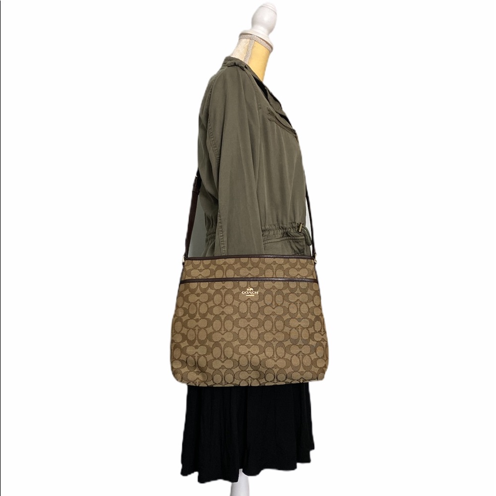 Coach F55363 Outline Signature Zip File Crossbody - Picture 3 of 12